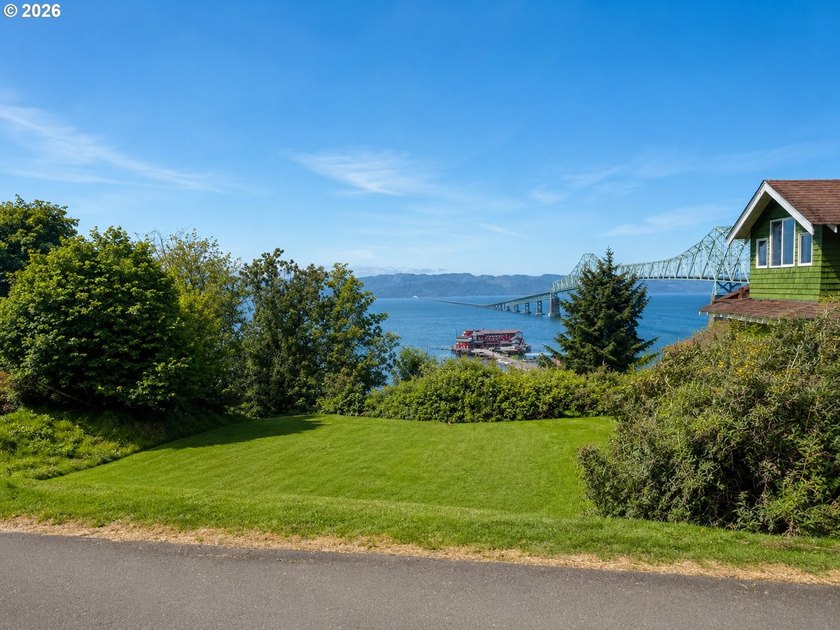 Buildable lot with breathtaking bridge, water, and territorial - Beach Lot for sale in Astoria, Oregon on Beachhouse.com