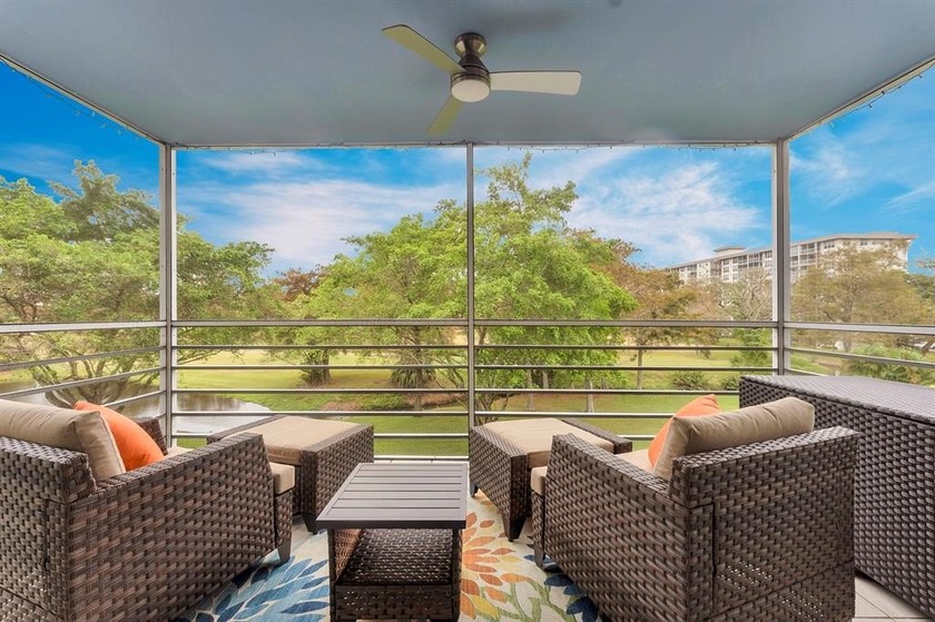 OPPORTUNITY IS KNOCKING & COMPETITIVELY PRICED TO SELL. This - Beach Condo for sale in Pompano Beach, Florida on Beachhouse.com