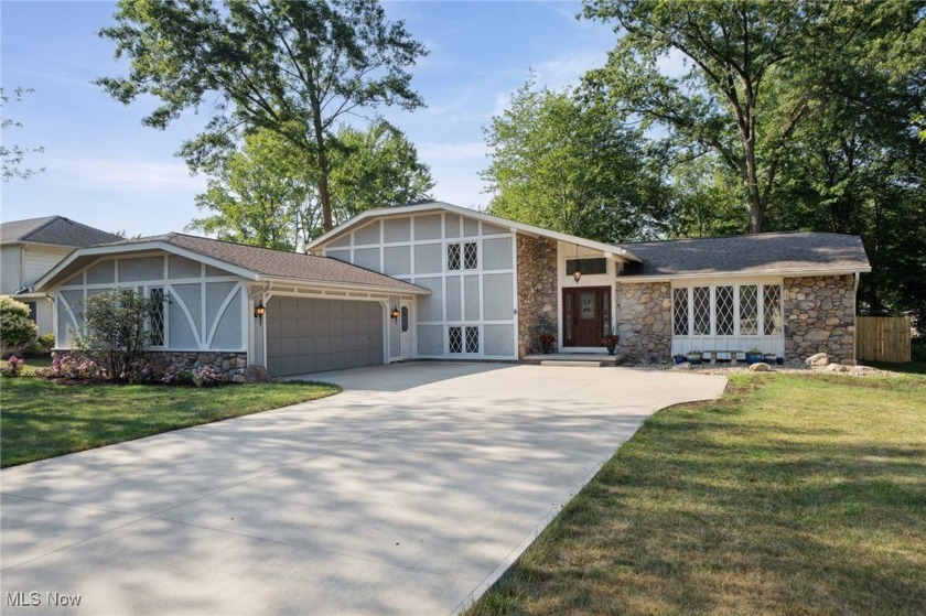 Welcome to this spacious and well-maintained split-level home - Beach Home for sale in Westlake, Ohio on Beachhouse.com