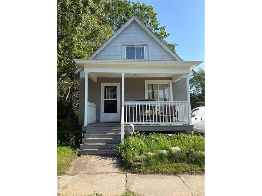 Charming three bedroom bungalow located in the City of Port - Beach Home for sale in Port Huron, Michigan on Beachhouse.com