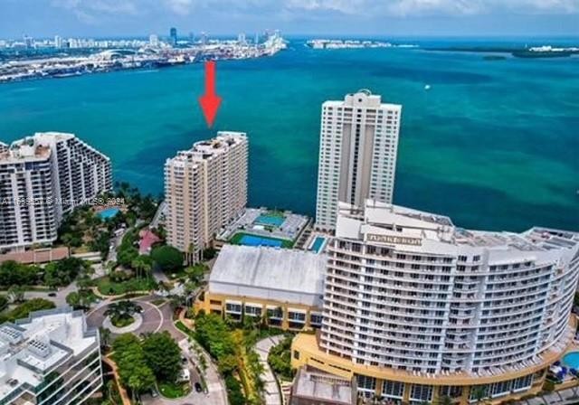 BRIGHT AND BEAUTIFUL 2/2 IN THE EXCLUSIVE ISLAND OF BRICKELL KEY - Beach Condo for sale in Miami, Florida on Beachhouse.com