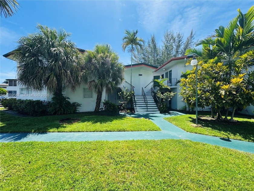 Updated 1/1 Plus Den Located in a 55+ Community. Within Minutes - Beach Condo for sale in Miami, Florida on Beachhouse.com