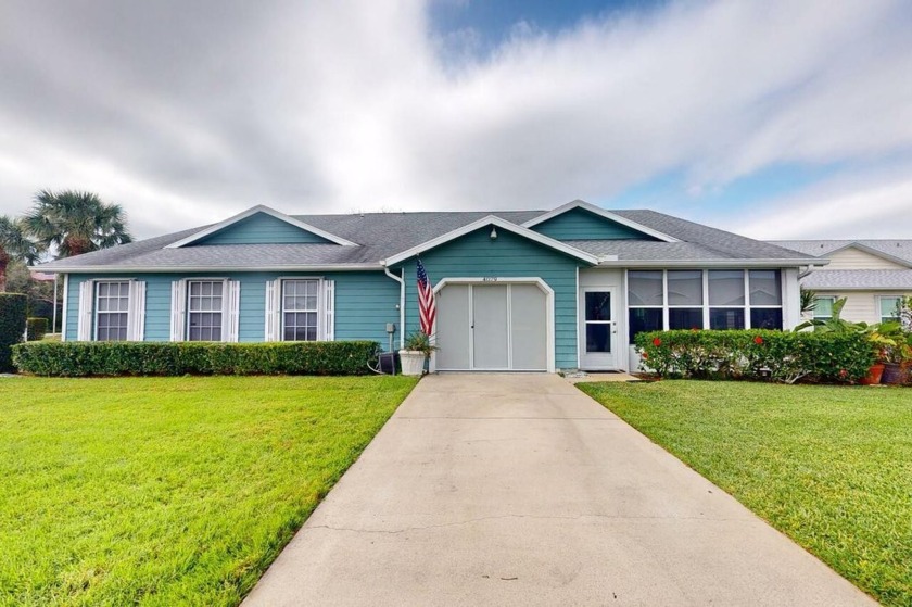 Welcome to Gator Trace Golf & Country Club! Pride of ownership - Beach Home for sale in Fort Pierce, Florida on Beachhouse.com