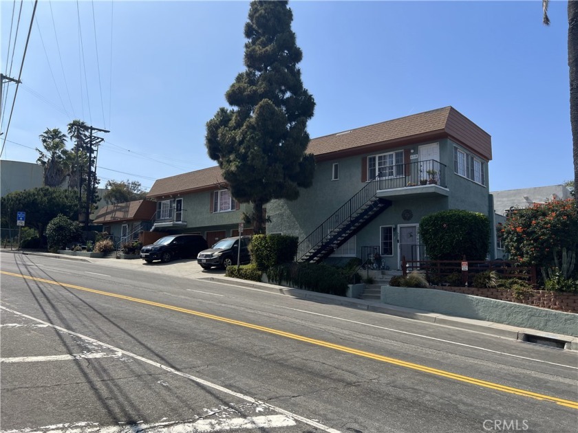 Rare Opportunity to Own a Non-Rent Control 4-Unit Apartment - Beach Apartment for sale in El Segundo, California on Beachhouse.com