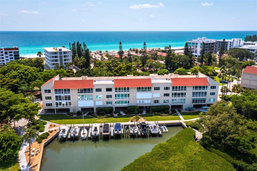 Windward Bay is a beautiful waterfront condo property located in - Beach Condo for sale in Longboat Key, Florida on Beachhouse.com