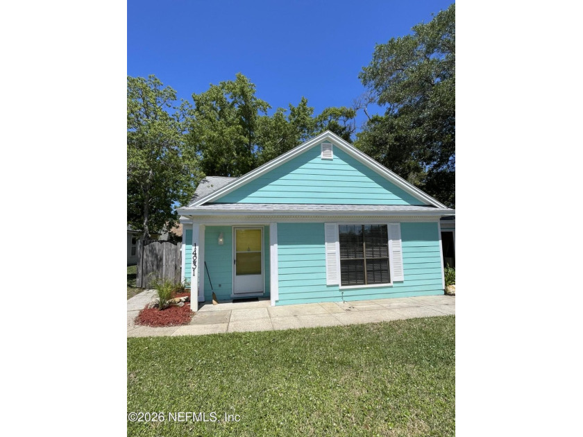 Adorable beach bungalow. Perfect starter home or rental. 4 miles - Beach Home for sale in Jacksonville, Florida on Beachhouse.com
