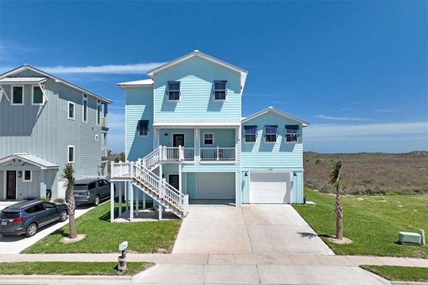 VIEWS FOR DAYS FROM THIS STUNNING BEACH HOME! Welcome to - Beach Home for sale in Corpus Christi, Texas on Beachhouse.com