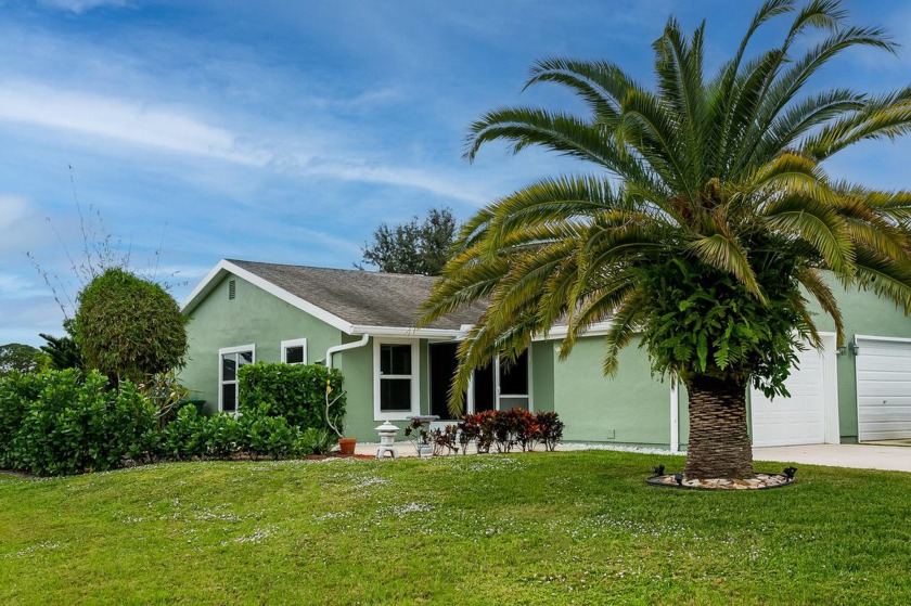 Best location in the community! Welcome to this charming & - Beach Home for sale in Port Saint Lucie, Florida on Beachhouse.com