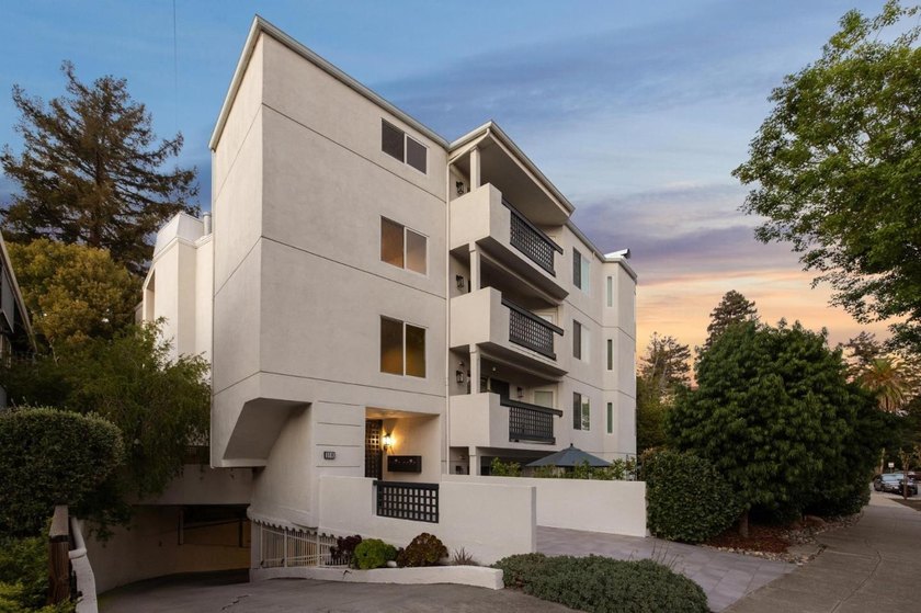 Welcome to 518 Almer Road #6, an exquisitely renovated luxury - Beach Condo for sale in Burlingame, California on Beachhouse.com