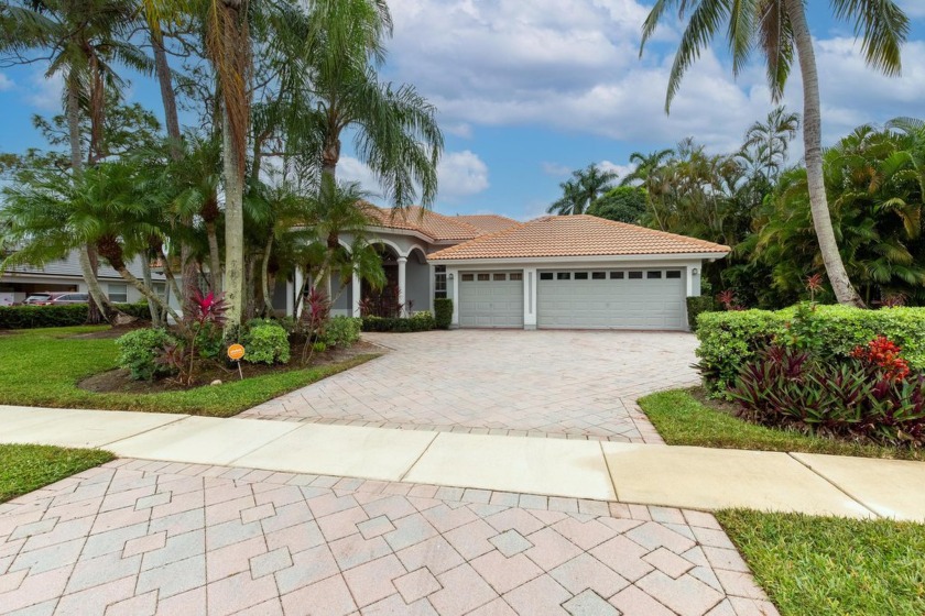 Recently remodeled 4-Bedroom, 3-Bathroom Home with Den, Pool - Beach Home for sale in Wellington, Florida on Beachhouse.com