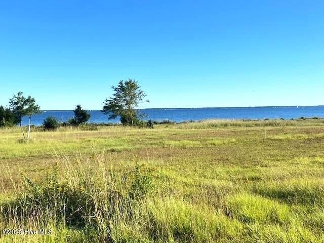 Beautiful 1+ acre lot located on the Neuse River. This lot is - Beach Lot for sale in Oriental, North Carolina on Beachhouse.com