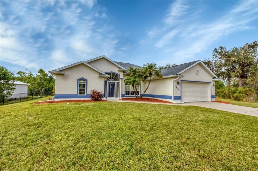 Beautifully maintained 3 bedroom/2 bathroom/2 car garage home - Beach Home for sale in Port Charlotte, Florida on Beachhouse.com