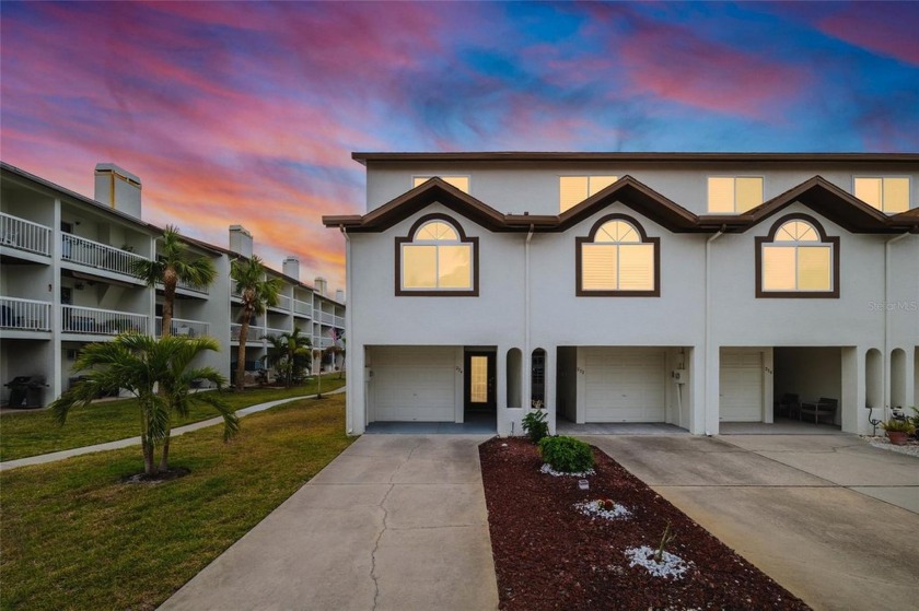 Exceptional Waterfront Living! NO WATER DAMAGE FROM HURRICANE - Beach Townhome/Townhouse for sale in St. Petersburg, Florida on Beachhouse.com