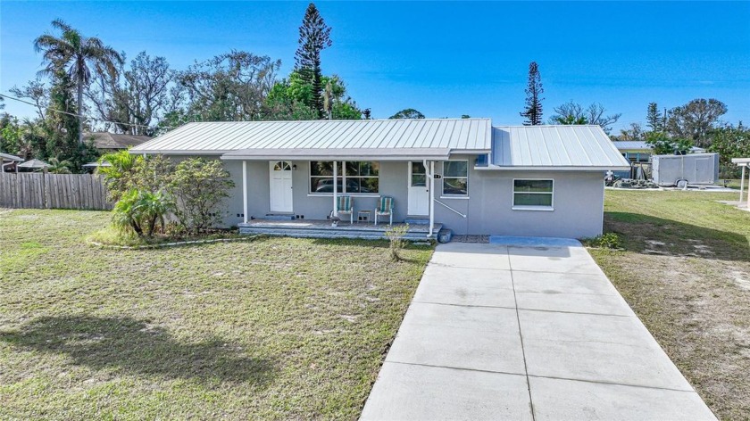 Dream Home or Investment Opportunity in Englewood - No HOA, Pool - Beach Home for sale in Englewood, Florida on Beachhouse.com