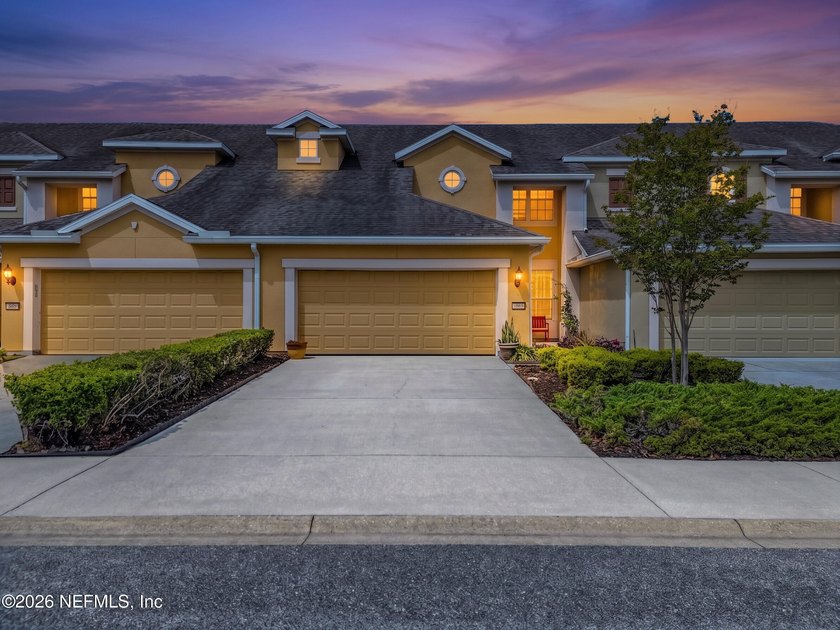 WELCOME TO YOUR LAKEFRONT DREAM HOME! Discover luxury living at - Beach Townhome/Townhouse for sale in Jacksonville, Florida on Beachhouse.com