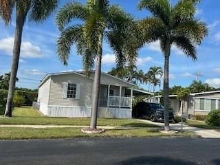 WELCOME TO THIS SPACIOUS BEAUTIFULLY MAINTAINED 2006 - Beach Home for sale in Deerfield Beach, Florida on Beachhouse.com