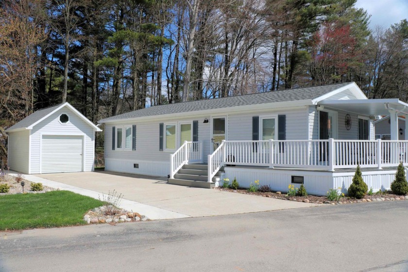 Welcome to Huron Bay Resort on the Shores of Lake Huron! You'll - Beach Home for sale in Applegate, Michigan on Beachhouse.com