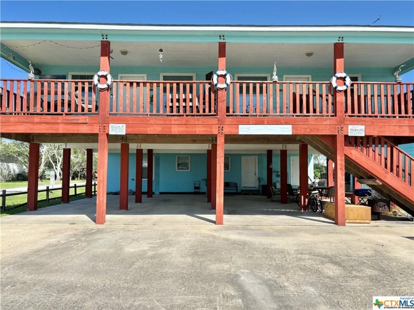 4 Plex w/Oversized Boat Barn on 2 Corner Lots (100 x 140), on - Beach Commercial for sale in Port O Connor, Texas on Beachhouse.com