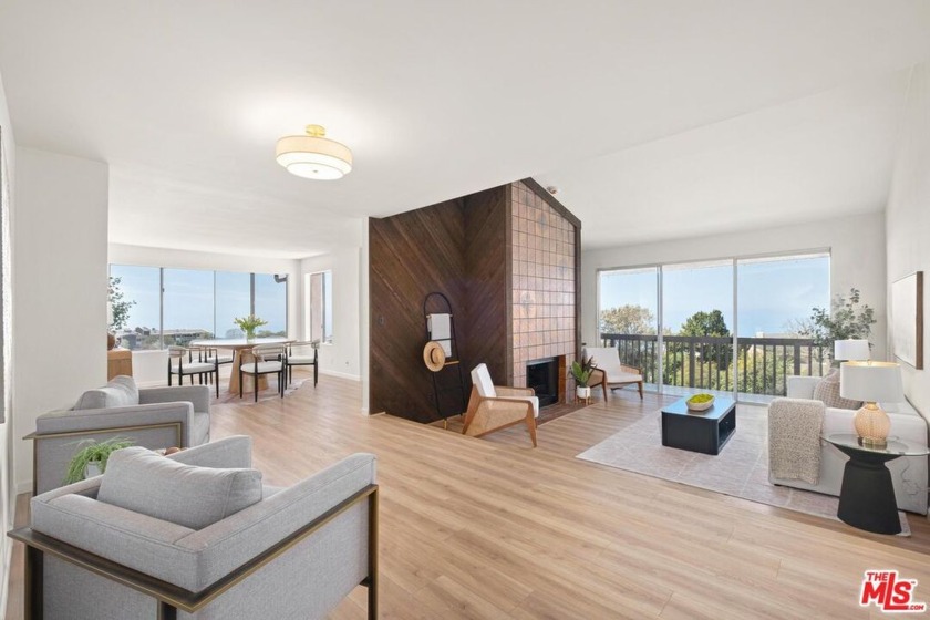 Welcome to this beautifully refreshed 2-bedroom, 2-bath - Beach Condo for sale in Rancho Palos Verdes, California on Beachhouse.com