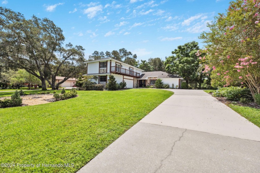 This exquisite 2-story pool home in the Cypress Village of - Beach Home for sale in Homosassa, Florida on Beachhouse.com