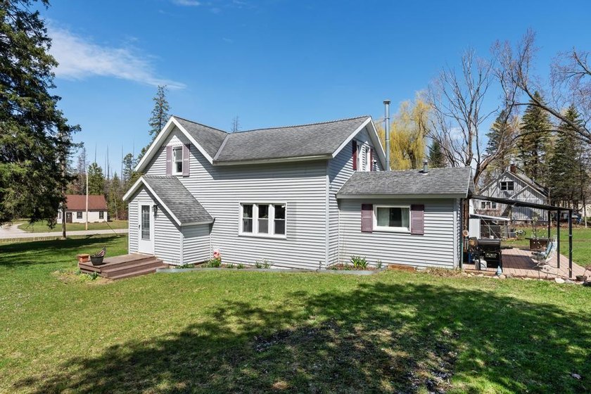 Welcome home to the heart of Northern Michigan charm in Alanson - Beach Home for sale in Alanson, Michigan on Beachhouse.com