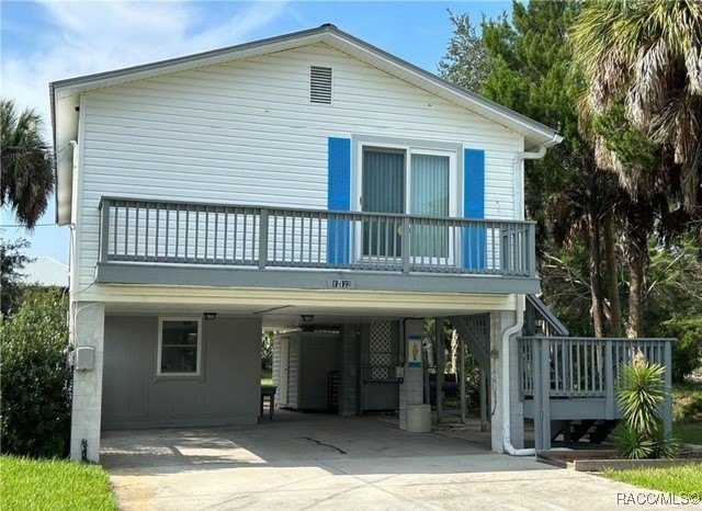 This Cute 2-bedroom waterfront Gulf Canal home is fully - Beach Home for sale in Crystal River, Florida on Beachhouse.com