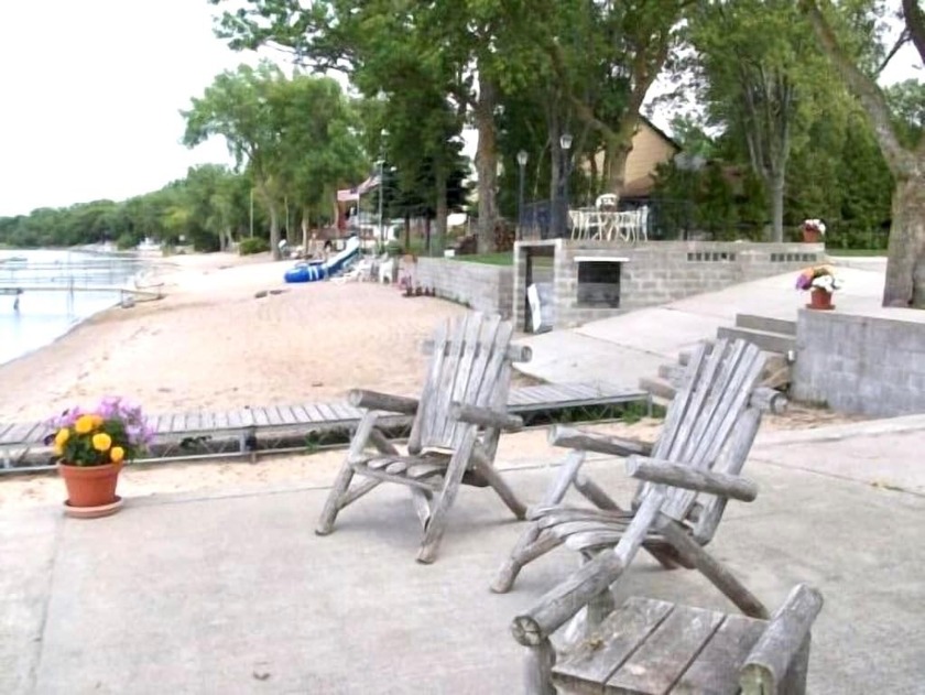 Perfect weekend and vacation getaway! Completely remodeled 2 - Beach Condo for sale in Luxemburg, Wisconsin on Beachhouse.com
