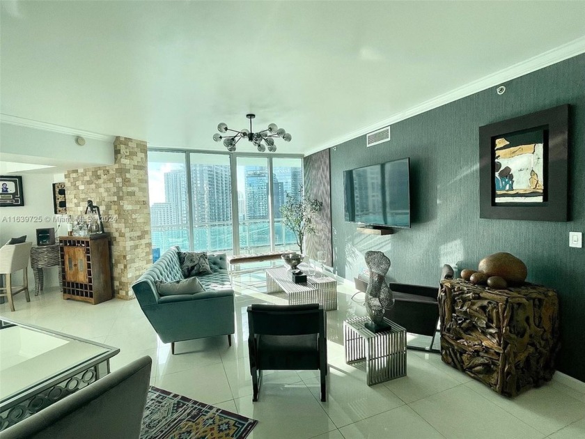 Best unit in the building, many upgrades and nicely decorated - Beach Condo for sale in Miami, Florida on Beachhouse.com