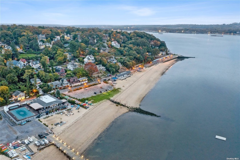 Sea Cliff. Welcome to the Ultimate Beach House! Expansive Water - Beach Home for sale in Sea Cliff, New York on Beachhouse.com