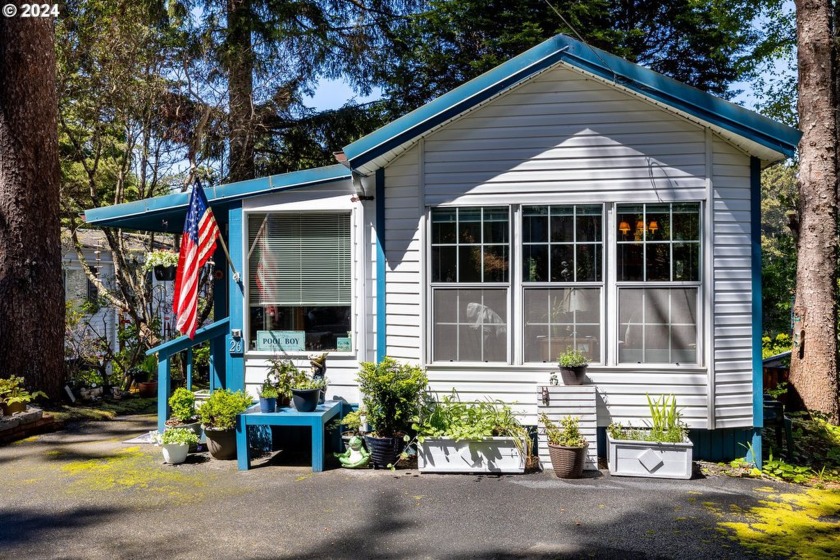 Looking for tiny home living? Or an affordable beach getaway? - Beach Home for sale in Depoe Bay, Oregon on Beachhouse.com