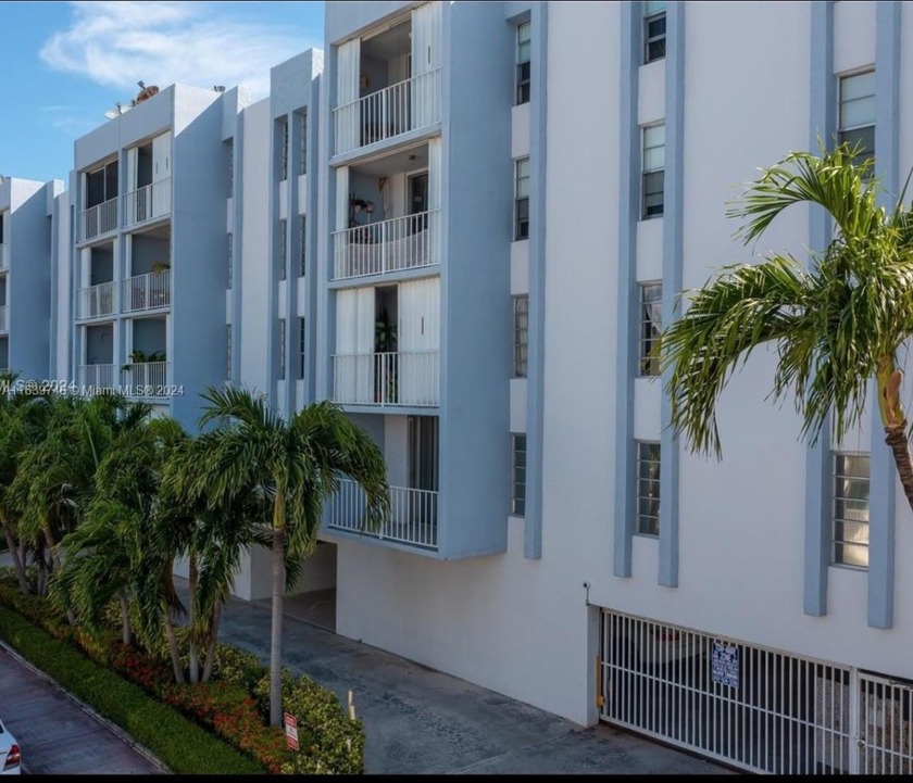 SPACIOUS AND BRIGHT CORNER UNIT 2/2 IN THE TOP FLOOR, TWO BLOCKS - Beach Condo for sale in Miami Beach, Florida on Beachhouse.com