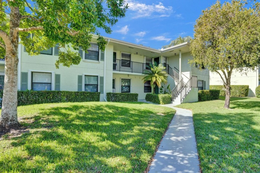 If you want peaceful and tranquil living in the heart of Palm - Beach Condo for sale in Palm Beach Gardens, Florida on Beachhouse.com