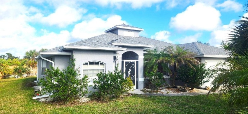 Wonderful location at the end of the cul-de-sac with 183 feet on - Beach Home for sale in Rotonda West, Florida on Beachhouse.com