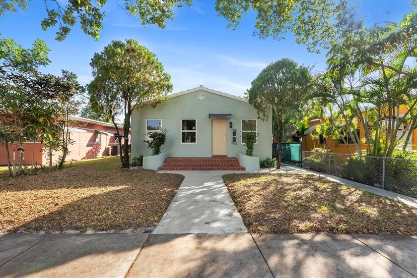 Wow!!! 2-2 bedroom/1 bath units 6/10ths of a mile to Downtown - Beach Lot for sale in Hollywood, Florida on Beachhouse.com