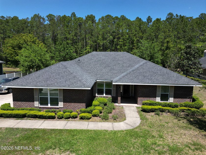 Beautifully maintained 4-bedroom, 3-bathroom solid brick home - Beach Home for sale in Jacksonville, Florida on Beachhouse.com