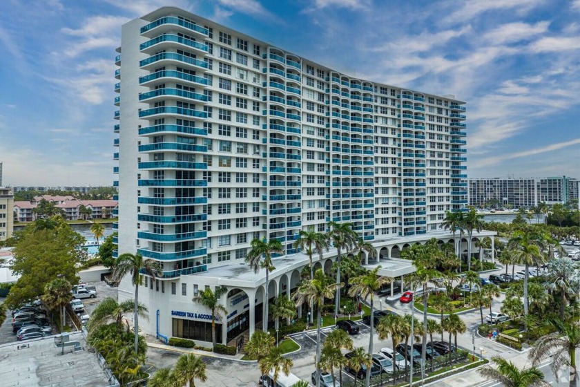 This space has private office, high ceilings, and glass doors - Beach Commercial for sale in Hollywood Beach, Florida on Beachhouse.com