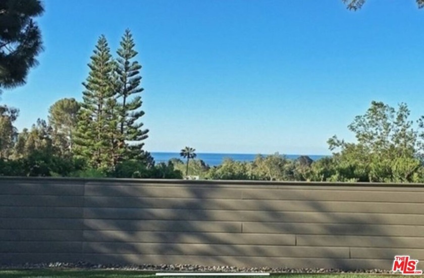 Exceptional Rebuild Opportunity in Pacific Palisades - Beach Lot for sale in Pacific Palisades, California on Beachhouse.com