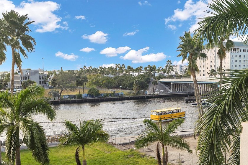 BEST LOCATION IN FORT LAUDERDALE! 5 MINUTE WALK TO BEACH! WALK - Beach Condo for sale in Fort Lauderdale, Florida on Beachhouse.com