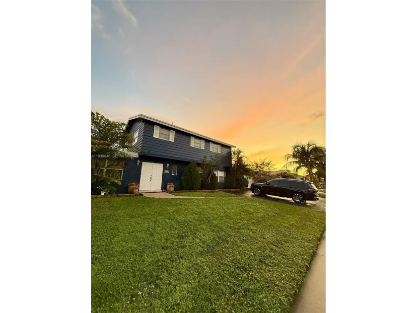 Welcome to this spacious 5-bedroom, 3.5-bathroom single family - Beach Home for sale in Delray Beach, Florida on Beachhouse.com