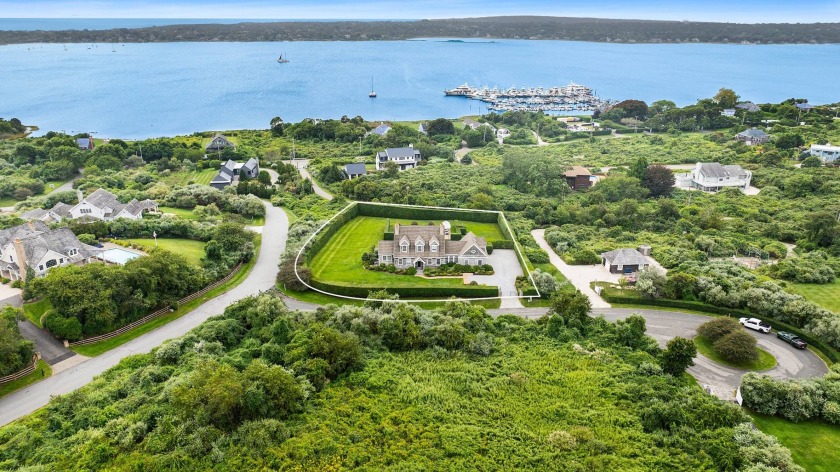 This Montauk home seamlessly combines convenience and luxury in - Beach Home for sale in Montauk, New York on Beachhouse.com