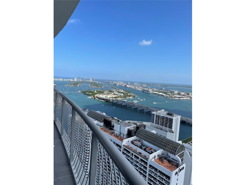 Beautiful TS penthouse unit with spectacular unobstructed ocean - Beach Condo for sale in Miami, Florida on Beachhouse.com