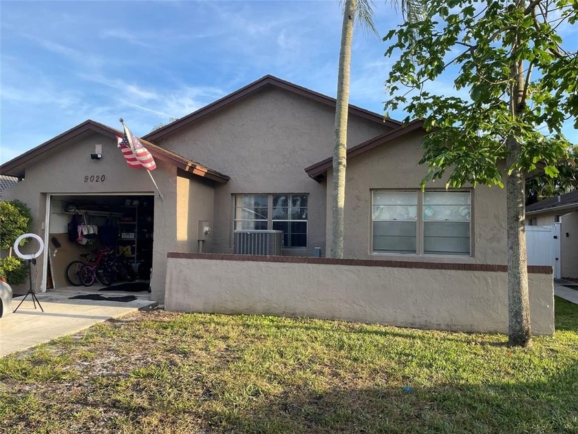 Welcome to this upgrade and spacious home located in quiet - Beach Home for sale in Boca Raton, Florida on Beachhouse.com