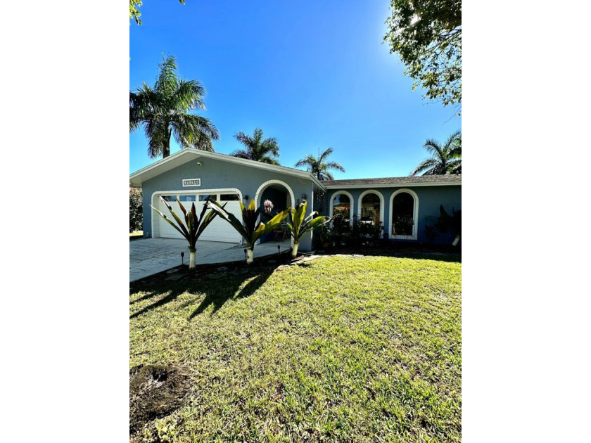 Must See ! Beautiful 3 Bedroom, 2 Bath Home with 2 Car Garage - Beach Home for sale in Boca Raton, Florida on Beachhouse.com