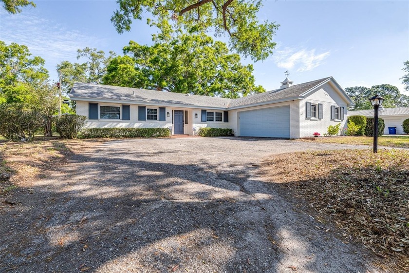 BRAND NEW ENERGY EFFICIENT AC JUST INSTALLED Welcoming Retreat - Beach Home for sale in Clearwater, Florida on Beachhouse.com