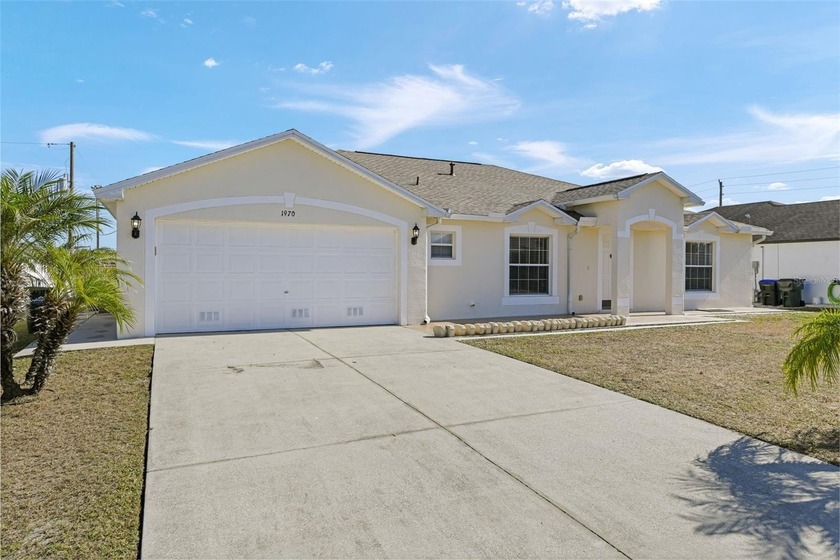 Charming and well-kept North Port home featuring an open layout - Beach Home for sale in North Port, Florida on Beachhouse.com