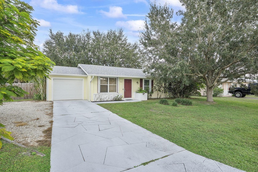 Welcome to this charming and well-maintained 3 bed, 2 bath, 1 - Beach Home for sale in Port Saint Lucie, Florida on Beachhouse.com