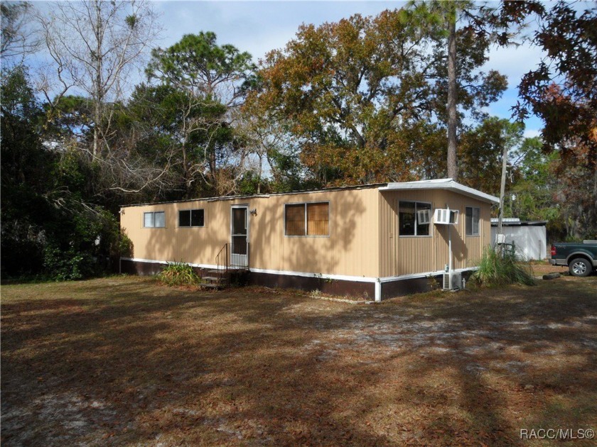 Check out this double wide mobile home in the heart of Homosassa - Beach Home for sale in Homosassa, Florida on Beachhouse.com