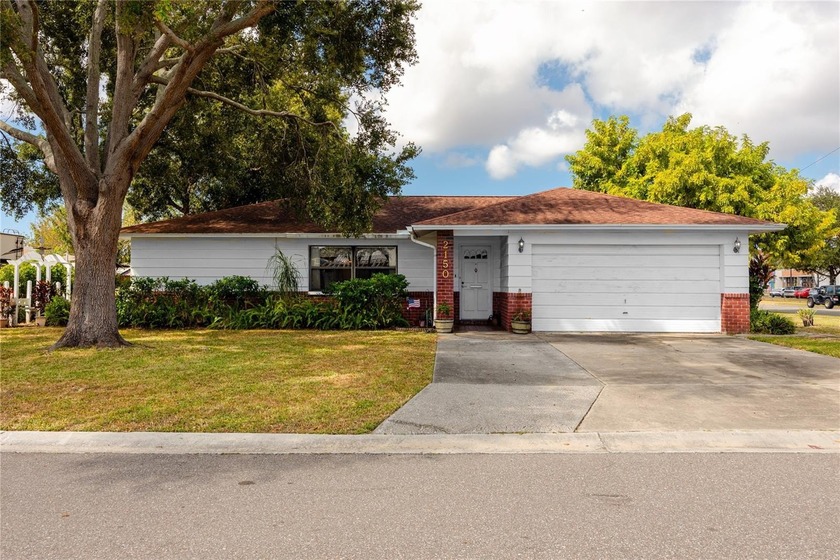 Desirable Glenwood Location - Spacious 3BR/2BA Home with Bonus - Beach Home for sale in St. Petersburg, Florida on Beachhouse.com