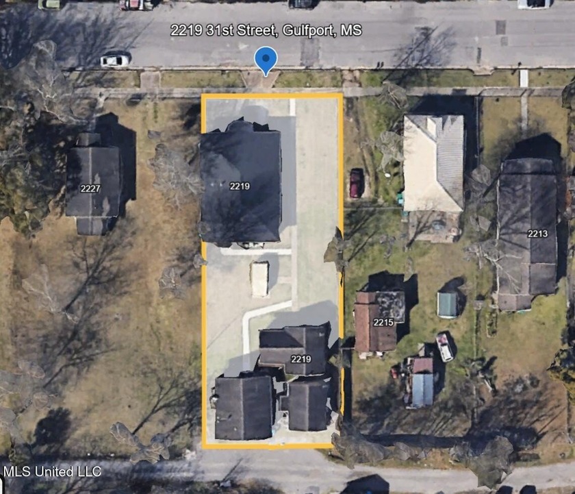 This multifamily in Gulfport MS delivers five income producing - Beach Home for sale in Gulfport, Mississippi on Beachhouse.com