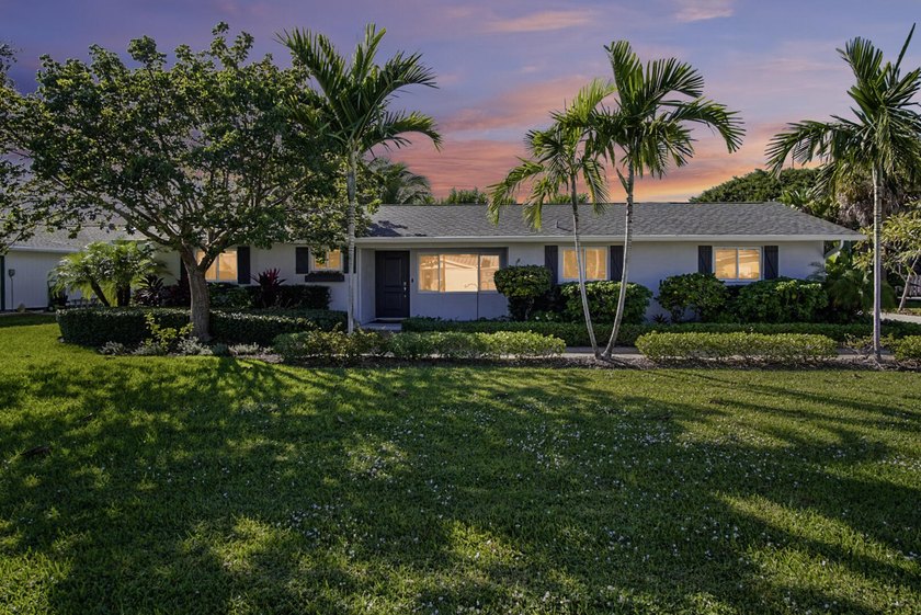 Location! Charming CBS 3 bedroom, two bath home in a quiet - Beach Home for sale in Jupiter, Florida on Beachhouse.com